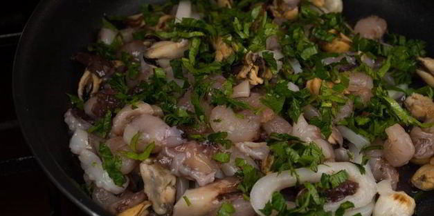 мафальдине, запеченные в фольге