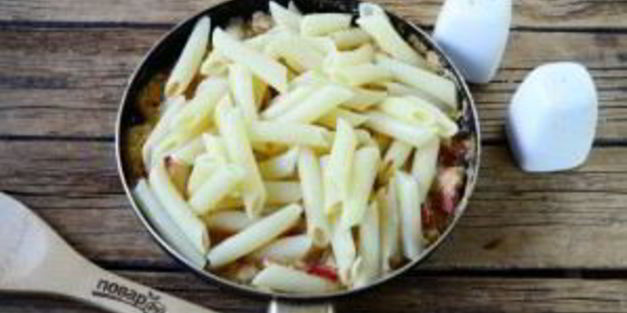 макароны пенне с курицей по-мексикански