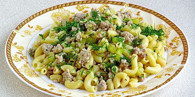 макароны с фаршем и кабачками