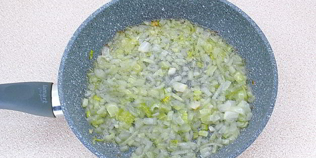 макароны с фаршем и кабачками