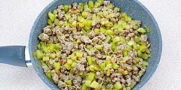 макароны с фаршем и кабачками