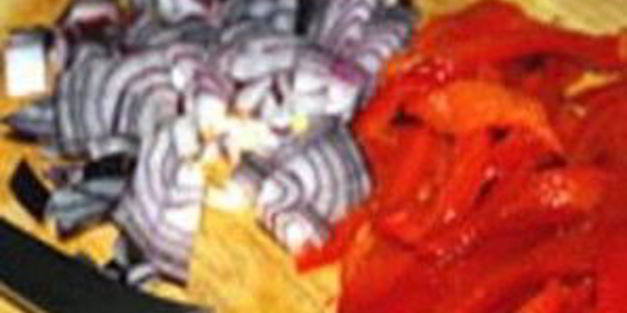 макароны с говядиной и перцем