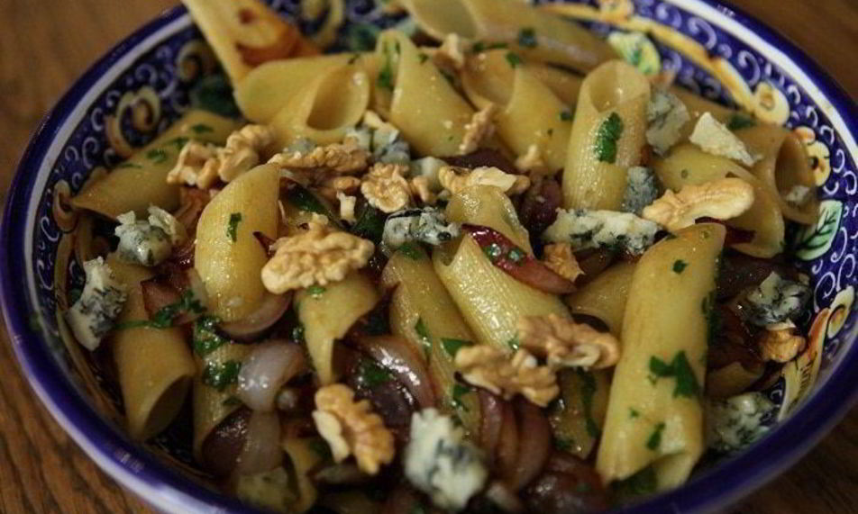 Рецепт макароны с карамелизированным луком