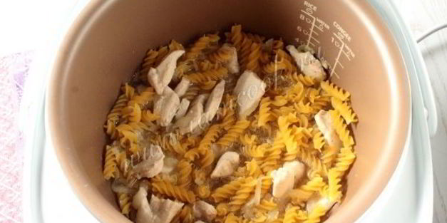 макароны с курицей в мультиварке