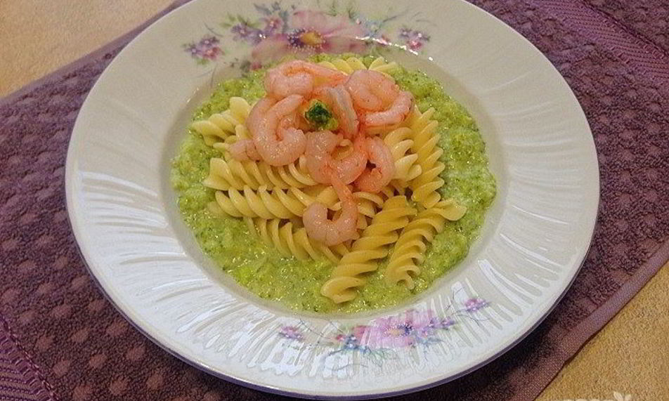 Рецепт макароны с соусом из брокколи и креветками