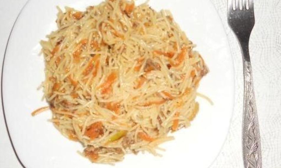 Рецепт макароны с тушенкой и чесноком