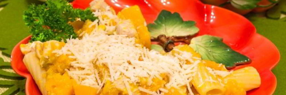 Макароны с тыквой и филе индейки