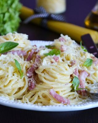 Макароны с ветчиной и сыром