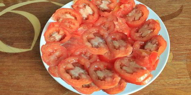 макароны со шпинатом и помидорами