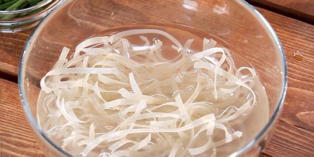 пад тай — жареная лапша по-тайски