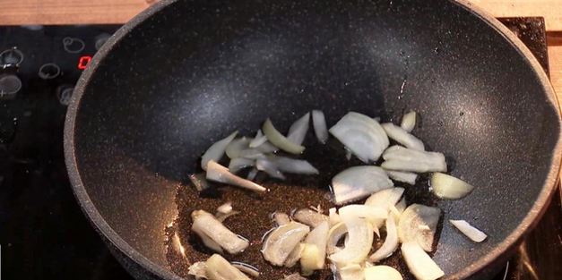 пад тай — жареная лапша по-тайски