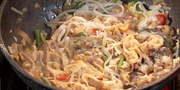 пад тай — жареная лапша по-тайски