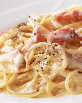 Паста Карбонара с беконом в сливках