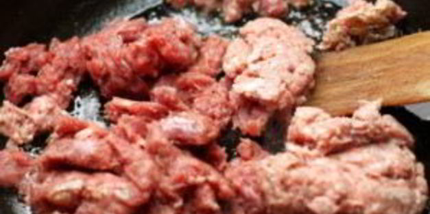 паста под соусом болоньезе