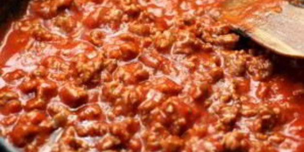 паста под соусом болоньезе