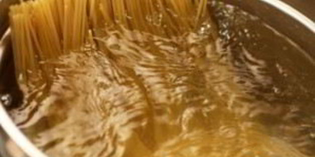 паста под соусом болоньезе