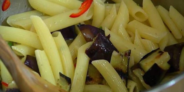 паста с баклажаном и чили