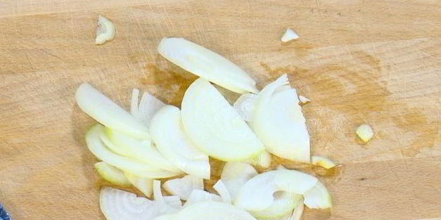 паста с беконом, шпинатом и помидорами