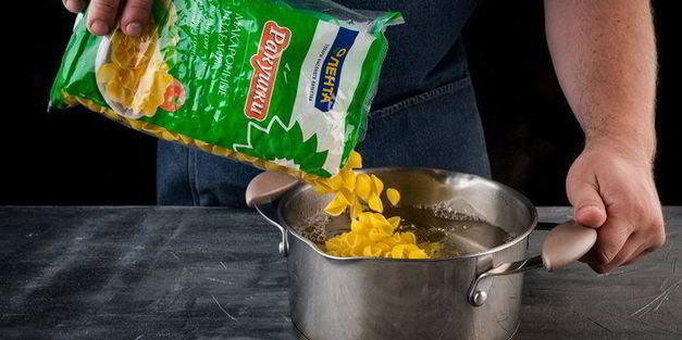 паста с копченой семгой и луком пореем