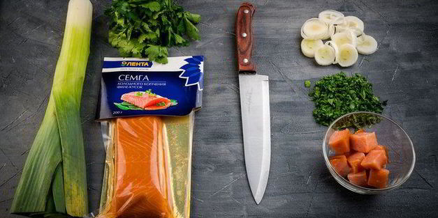 паста с копченой семгой и луком пореем