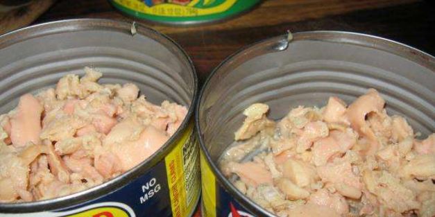 паста с красным соусом и мидиями