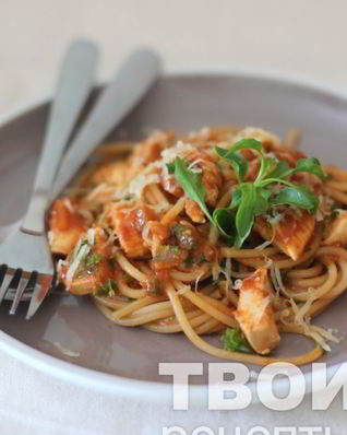Паста с курицей в томате