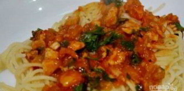 паста с курицей в томатном соусе