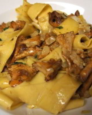 Паста с лисичками