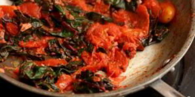 паста с мангольдом, помидорами и сыром