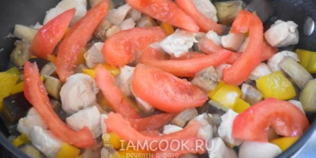 паста с овощами и куриной грудкой