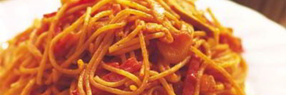 Паста с томатным соусом и кабачковой икрой