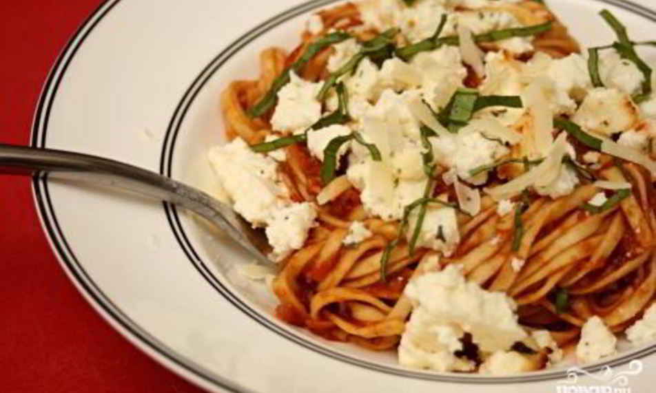 Рецепт паста с томатным соусом и запеченной рикоттой