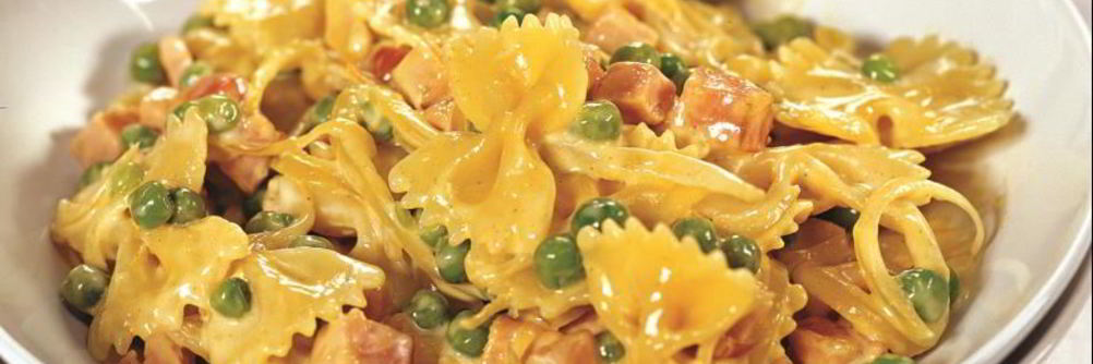 Паста с зеленым горошком и ветчиной