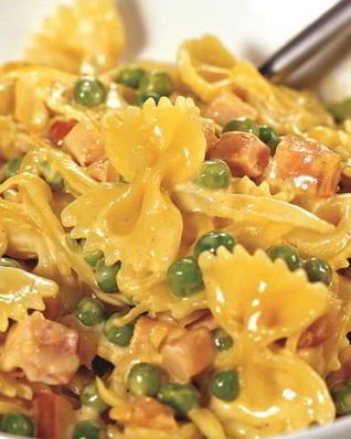 Паста с зеленым горошком и ветчиной
