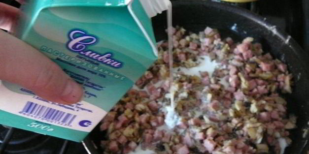 паста со сливочно-грибным соусом