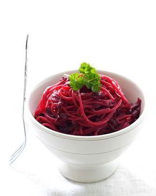 Паста со свекольным соусом