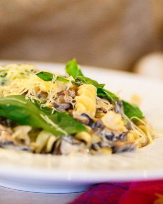 Паста в сливочно-грибном соусе