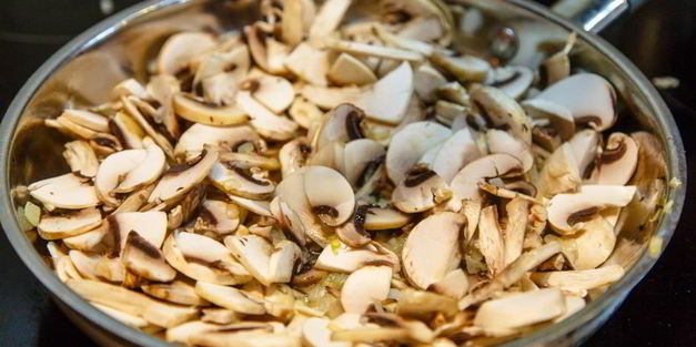 паста в сливочно-грибном соусе