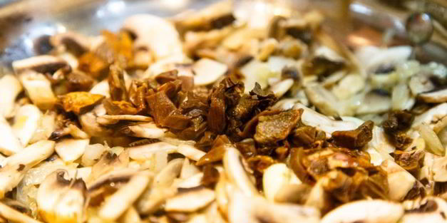 паста в сливочно-грибном соусе