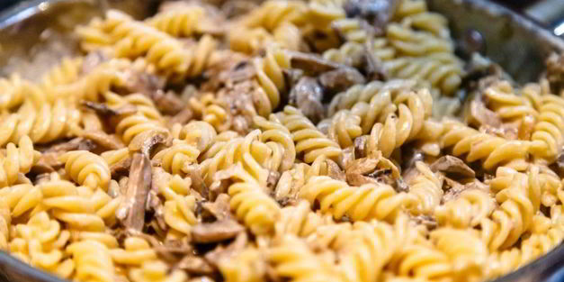 паста в сливочно-грибном соусе