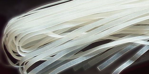 рисовые макароны с тигровыми креветками