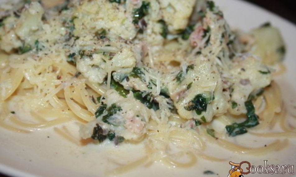 Рецепт сицилийская паста с цветной капустой, беконом и шпинатом