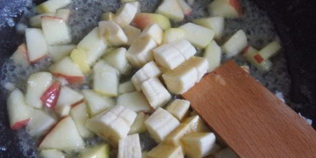 сладкие макароны с фруктами