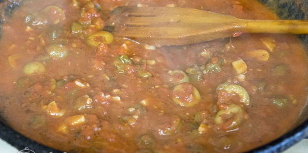 спагетти путанеска с помидорами и анчоусами