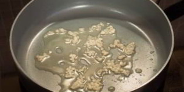 спагетти с креветками и помидорами