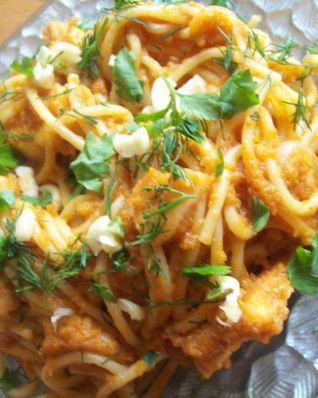 Спагетти с курицей и кабачковым соусом