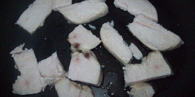 спагетти с курицей и кабачковым соусом