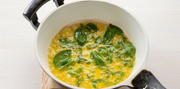 спагетти с помидорами и лапшой из цуккини