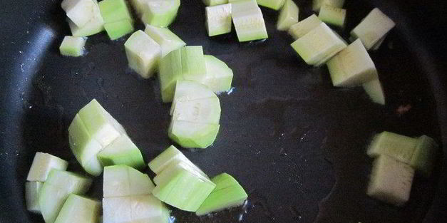 спагетти с соусом из кабачков