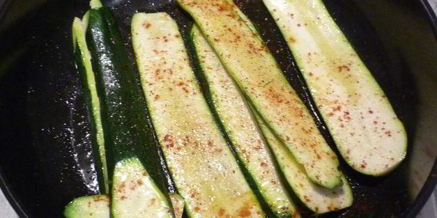 спагетти с цукини и миндально-чесночным соусом